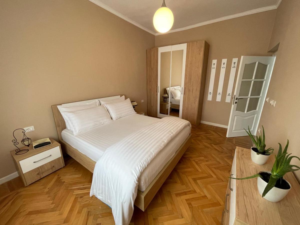 Joni & Joy Center Apartment Берат Экстерьер фото
