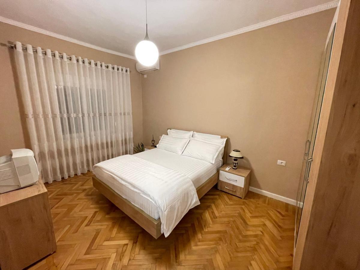 Joni & Joy Center Apartment Берат Экстерьер фото