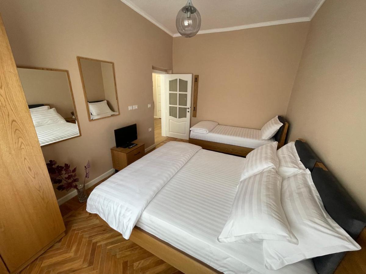 Joni & Joy Center Apartment Берат Экстерьер фото